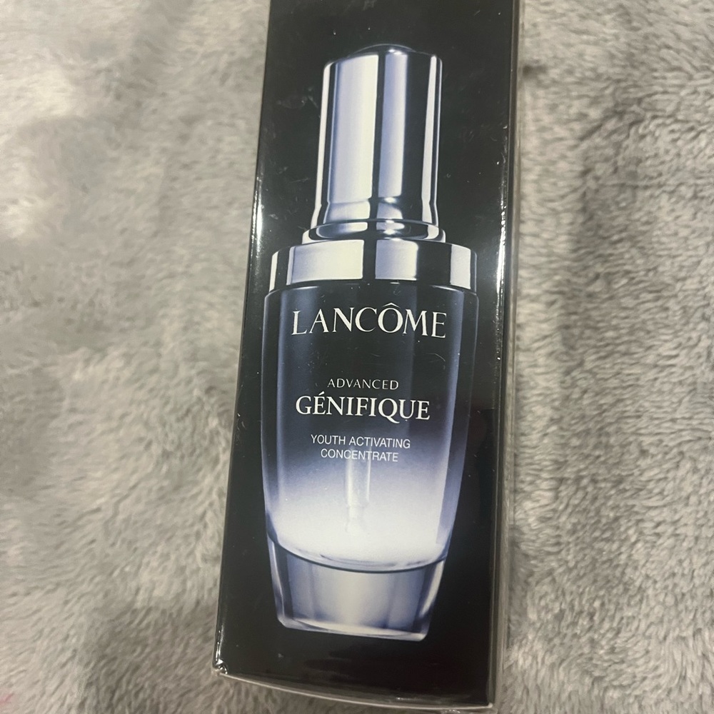 Lancôme Advanced Génifique Face Serum - youth activating concentrate.